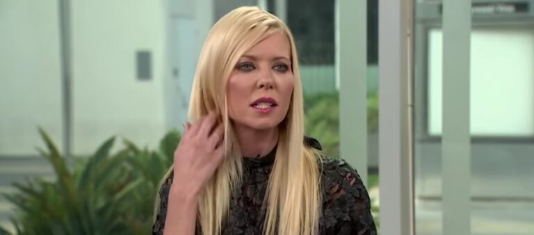 Tara Reid ei ujostele punaisella matolla – loisti itsevarmana niukassa asussa + VIDEO!