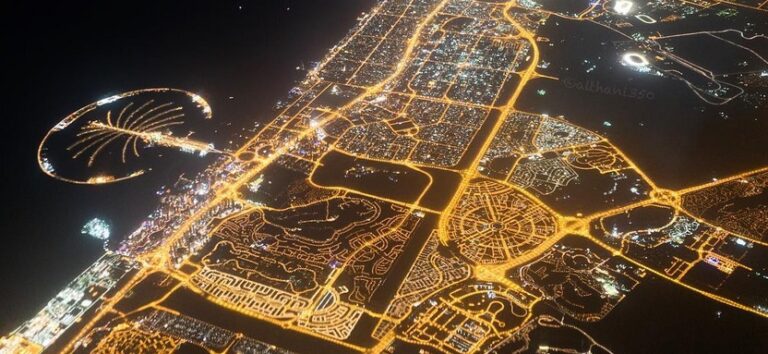 Dubai yöllä kymmenestä kilometristä kaunis näky +KUVA!