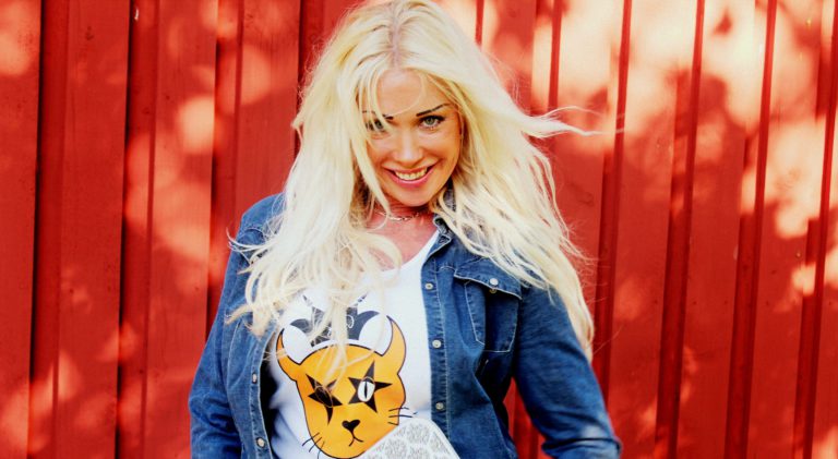 YKSINKERTAISIA vinkkejä sinulle, joka haluat, että poikaystäväsi tuntee itsensä erityiseksi!