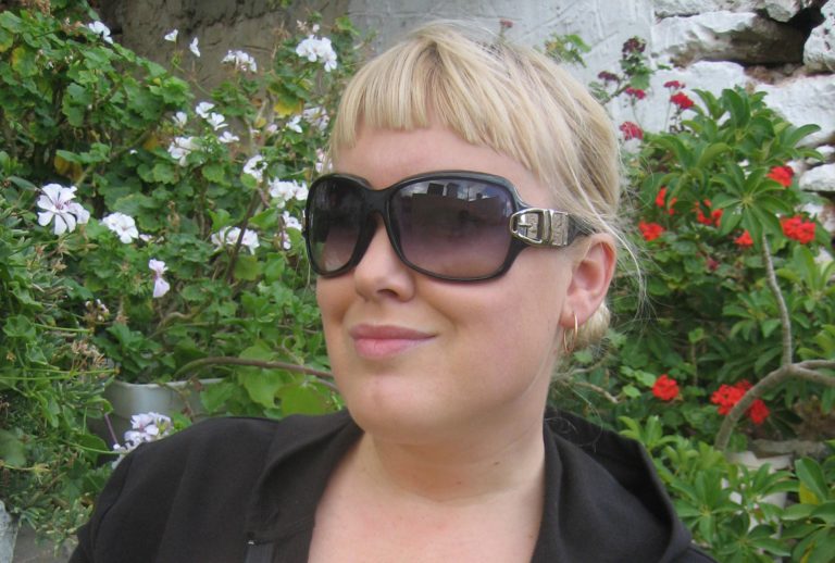 Helena-Reet uudesta Virossa esitettävästä mystiikkaohjelmasarjasta Hüpnotisöör (hypnotisoija): Minä en antaisi kenenkään sormeilla päätäni