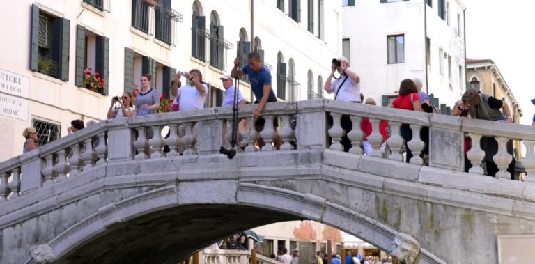 Viron ensimmäinen matkavalokuvakonferenssi kokoaa kokeneita matkailijoita ja valokuvaajia