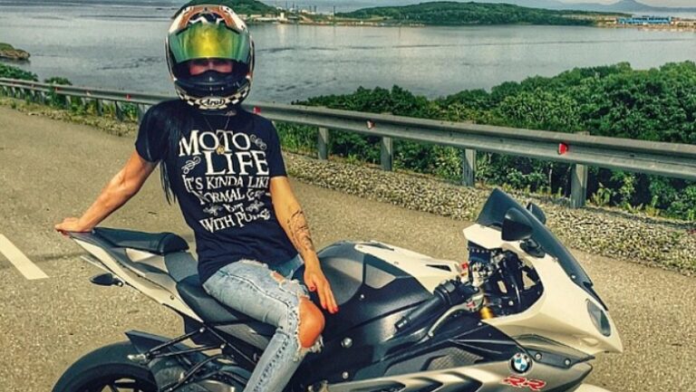 TRAGEDIA: Venäjän seksikkäin moottoripyöräilijä Olga Pronina ajoi itsensä hengiltä