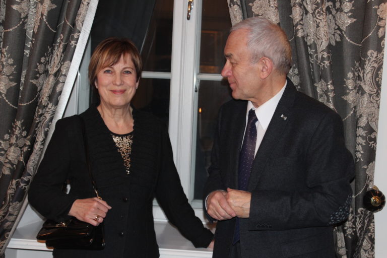 Helena-Reet: Estella Elisheva halusi puhua tulevaisuudensuunnitelmistaan + Minun isäni Jüri Ennet valtionpäämiehenä, jos Viro olisi kuningaskunta