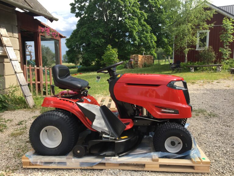 Helena-Reet: Heraproteiinista ja rauhallisesta päivän alusta, uudesta ajettavasta ruohonleikkurista, Invanka-setistä ja lisäksi tästä päivästä…