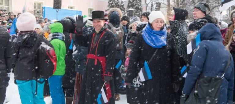 Viro: Hallitus muutti julkisten tilaisuuksien yleisömäärärajoitusta ja tehosterokotteen lupia