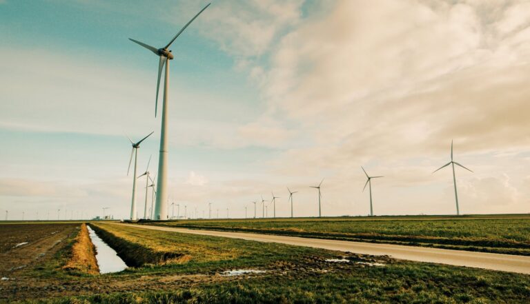 Viron energiajätti Eesti Energia ostaa viidessä vuodessa Suomesta 1,4 TWh tuulienergiaa