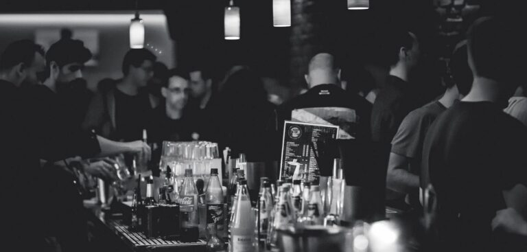 MAAILMAN TAPPAVIN JUOMA, jota monet ihmiset nauttivat päivittäin