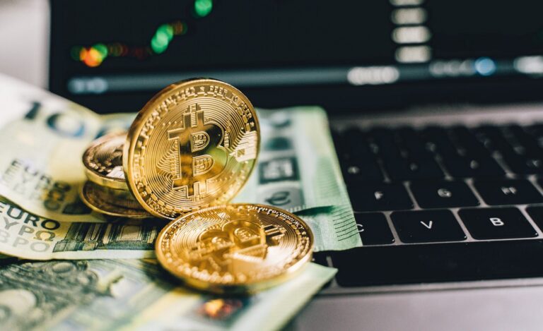 Forbesin analyysi: YLI puolet kaikista Bitcoin-kaupoista on väärennettyjä