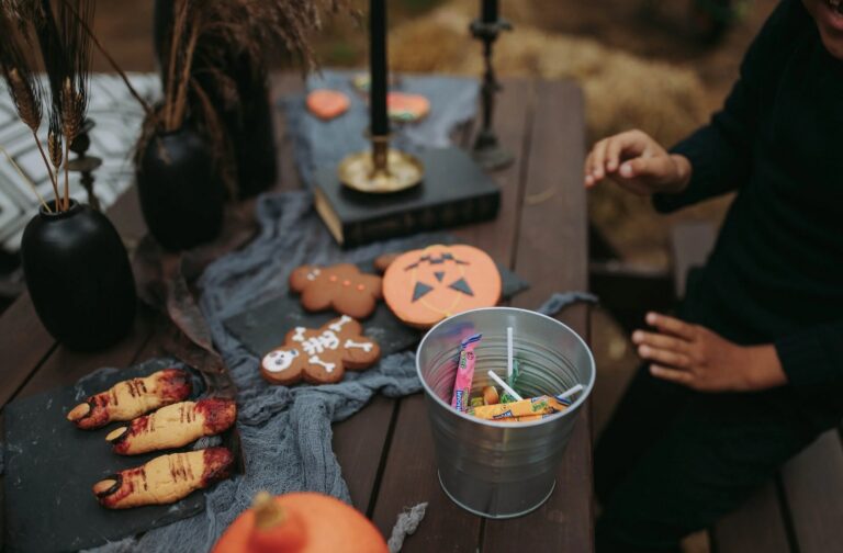 Amerikkalainen kulttuuri Pohjoismaissa: MILLOIN vietetään Halloweenia ja mikä juhla se on?