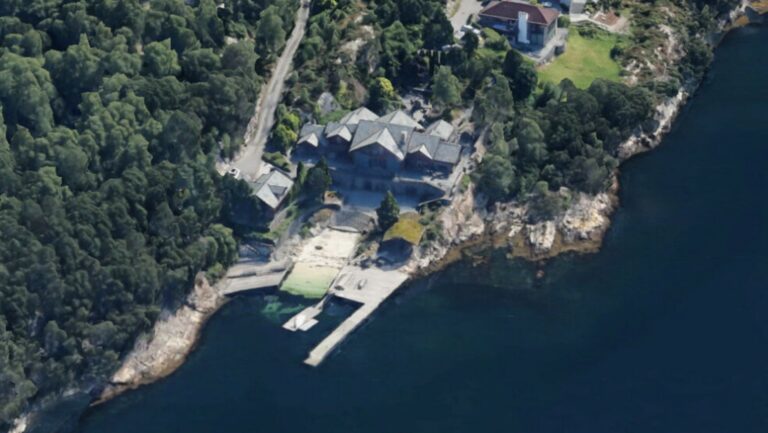 Multimiljonääri Bjørn Hanevik sai määräyksen poistaa laittomat satamalaiturit ja autotallin kiinteistöltään idyllimäisessä Bergenin Åsanessa