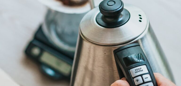 MITEN kattilakivi vaikuttaa terveyteemme? Miten vaarallista kattilakiveä sisältävä keitetty vesi on?