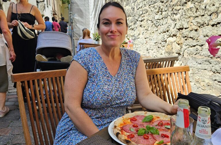 Helena-Reet: Yön kuningatar, Rantakansan festivaali ”Merilaulun JUHLA”, Tallinnan vanhakaupunki ja Mestarien piha