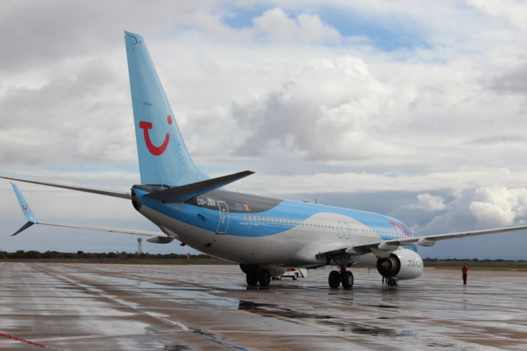 13 KÄYTÄNNÖN vinkkiä lentopelkoa vastaa taisteluun