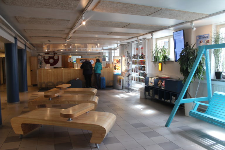 Ulkomaille muuttaminen (OHJEITA edullisen majoituksen löytämiseen) + KAIKKI tarvittavat linkit!