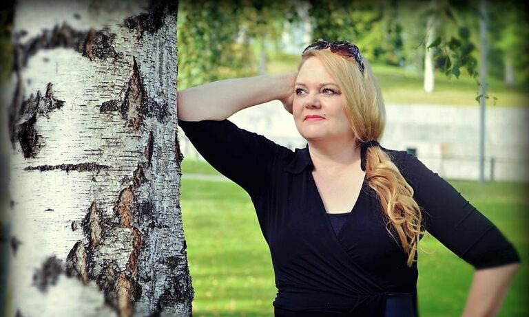 Tuija Järvinen: Turvallista ja hauskaa Juhannusta!