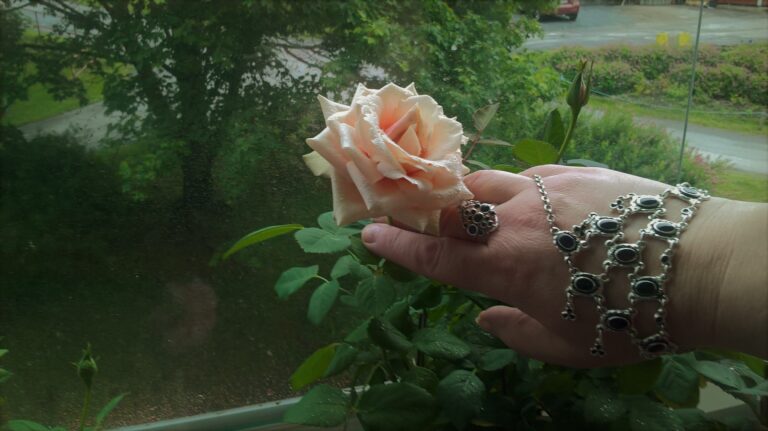 Tuija Järvinen: Ensimmäinen taojooga ja meditaatiokokeiluni