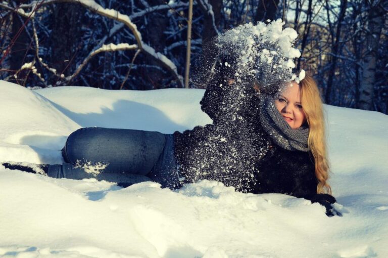 Tuija Järvinen: Ensilumi satoi maahan